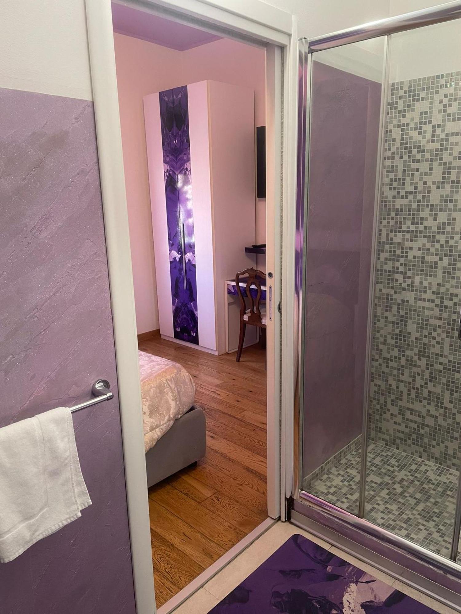 Rooms Of Love Pavia Bagian luar foto