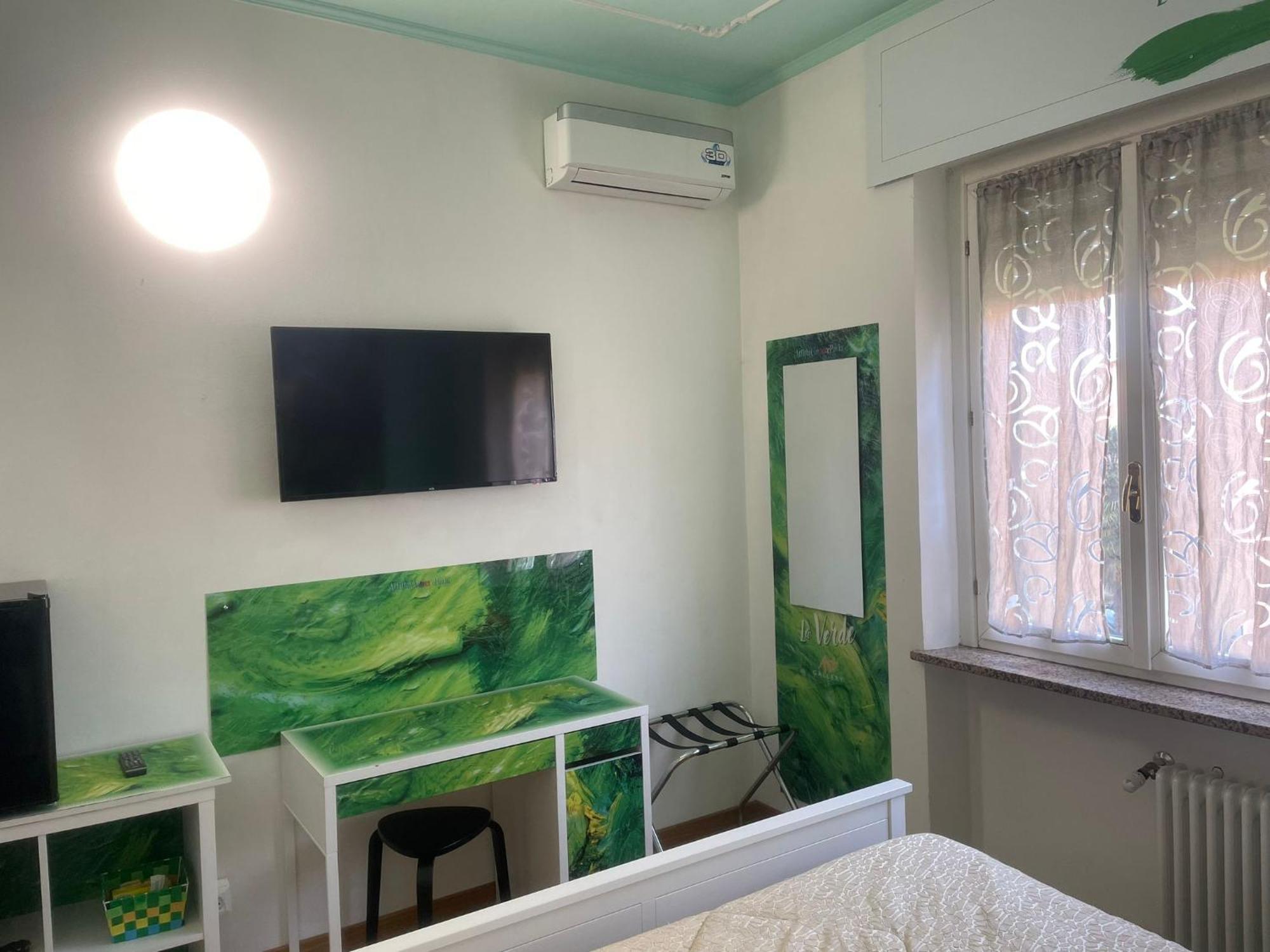 Rooms Of Love Pavia Bagian luar foto