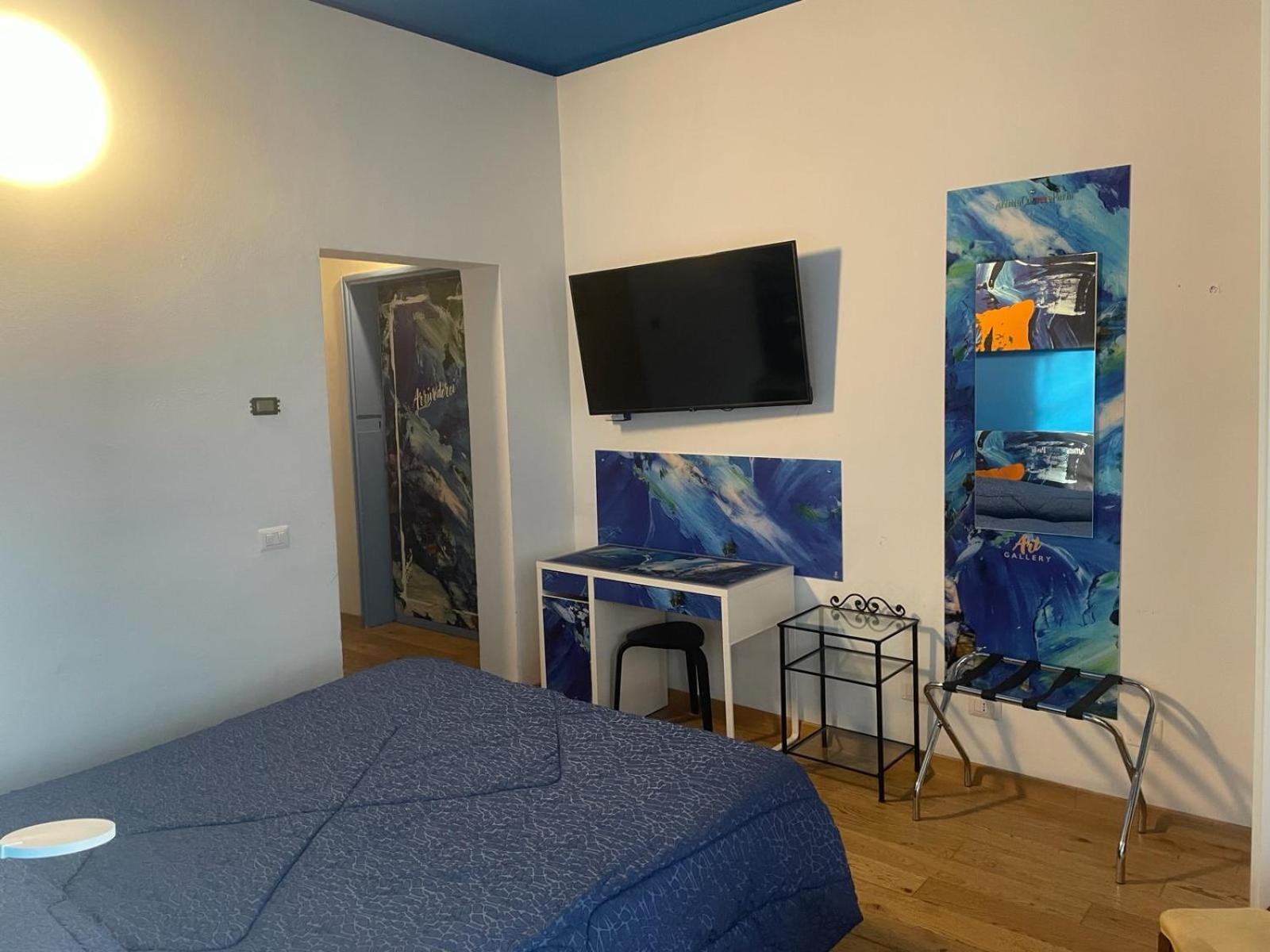 Rooms Of Love Pavia Bagian luar foto